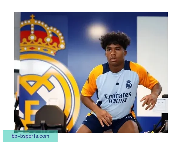 恩德里克西甲首秀替补登场即破门展现天赋引发全场欢呼